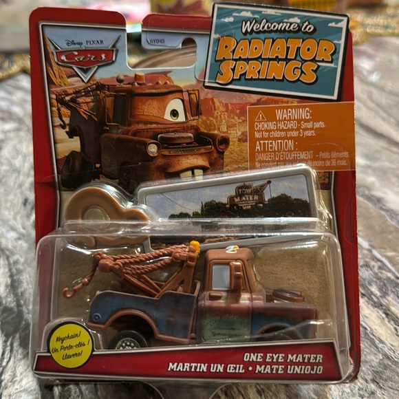 NEW Disney Cars Welcome to Radiator Springs One Eye Mater & Keychain - Picture 1 of 3